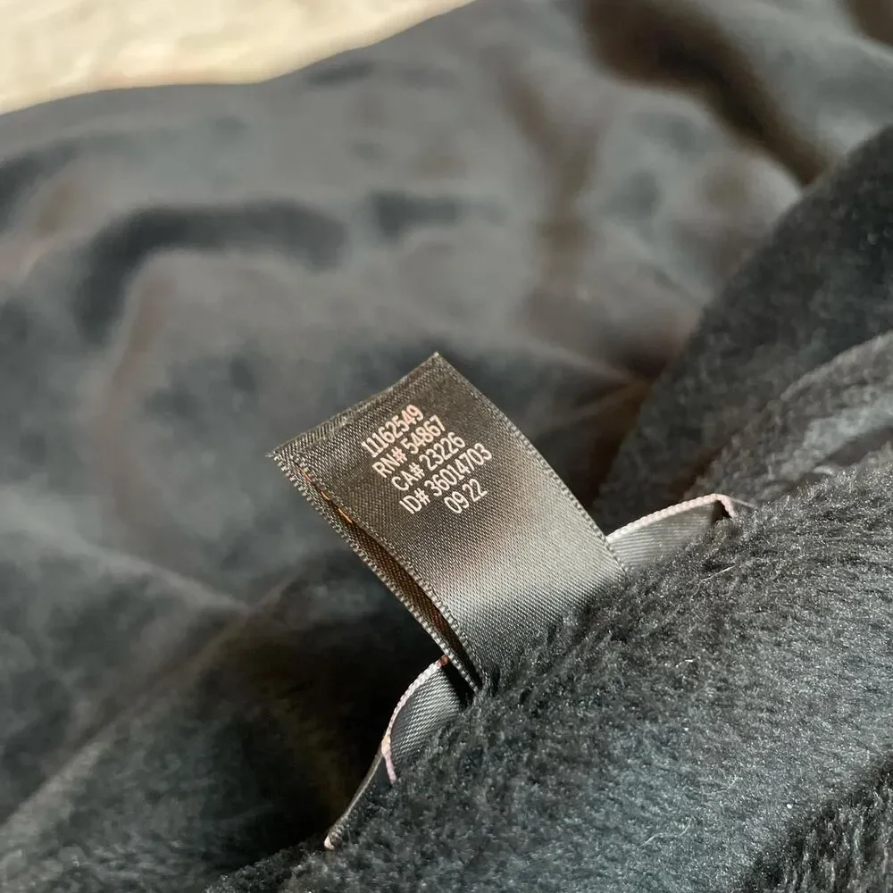 victoria’s secret 2022 black gothic embroidered logo velvet robe size xs - Picture 5 of 5